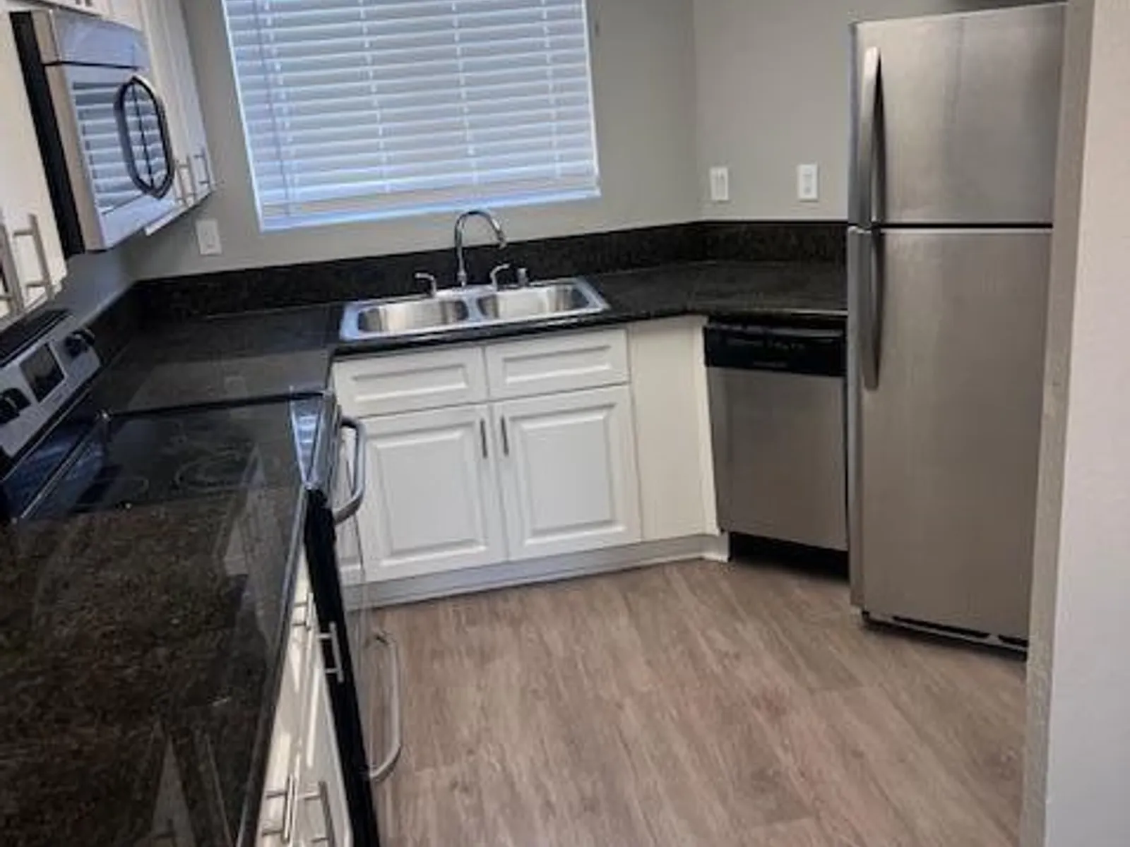 Apartment photo for 1054 W. Santa Ana Blvd, photo 2