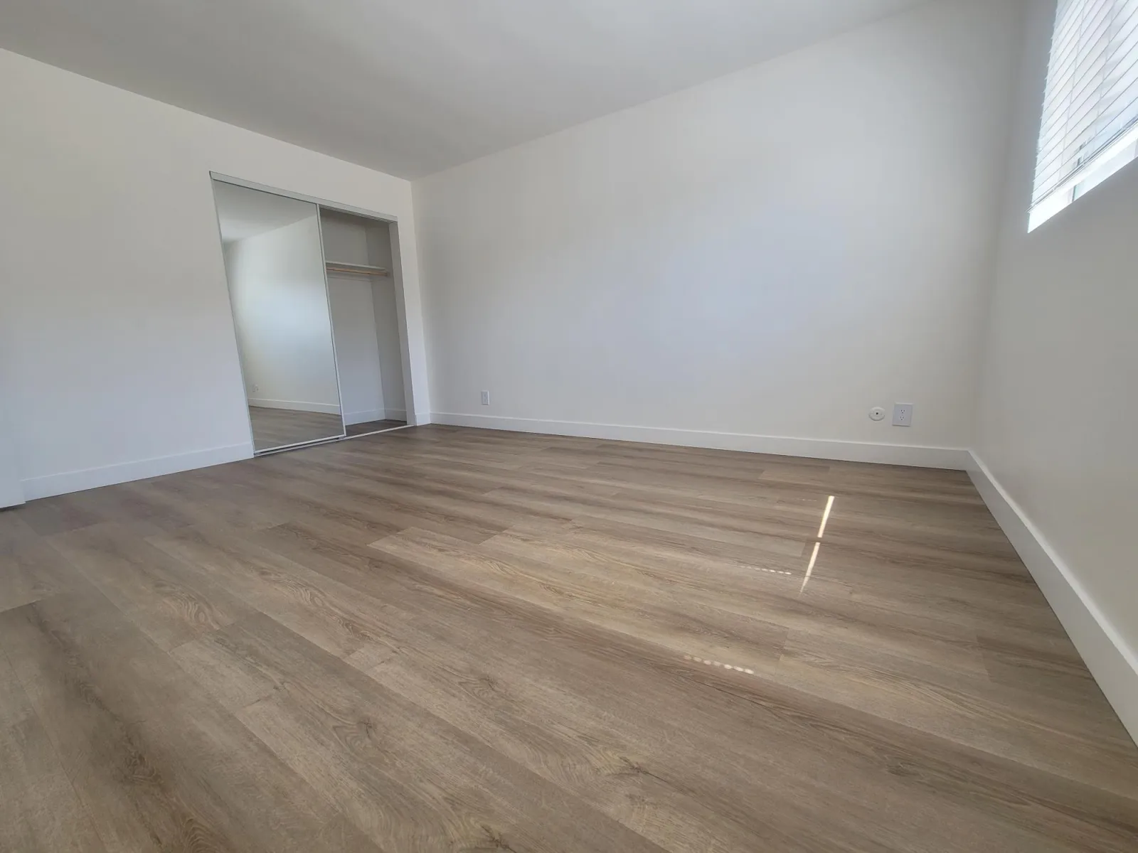 9646 Lucerne Ave - 7