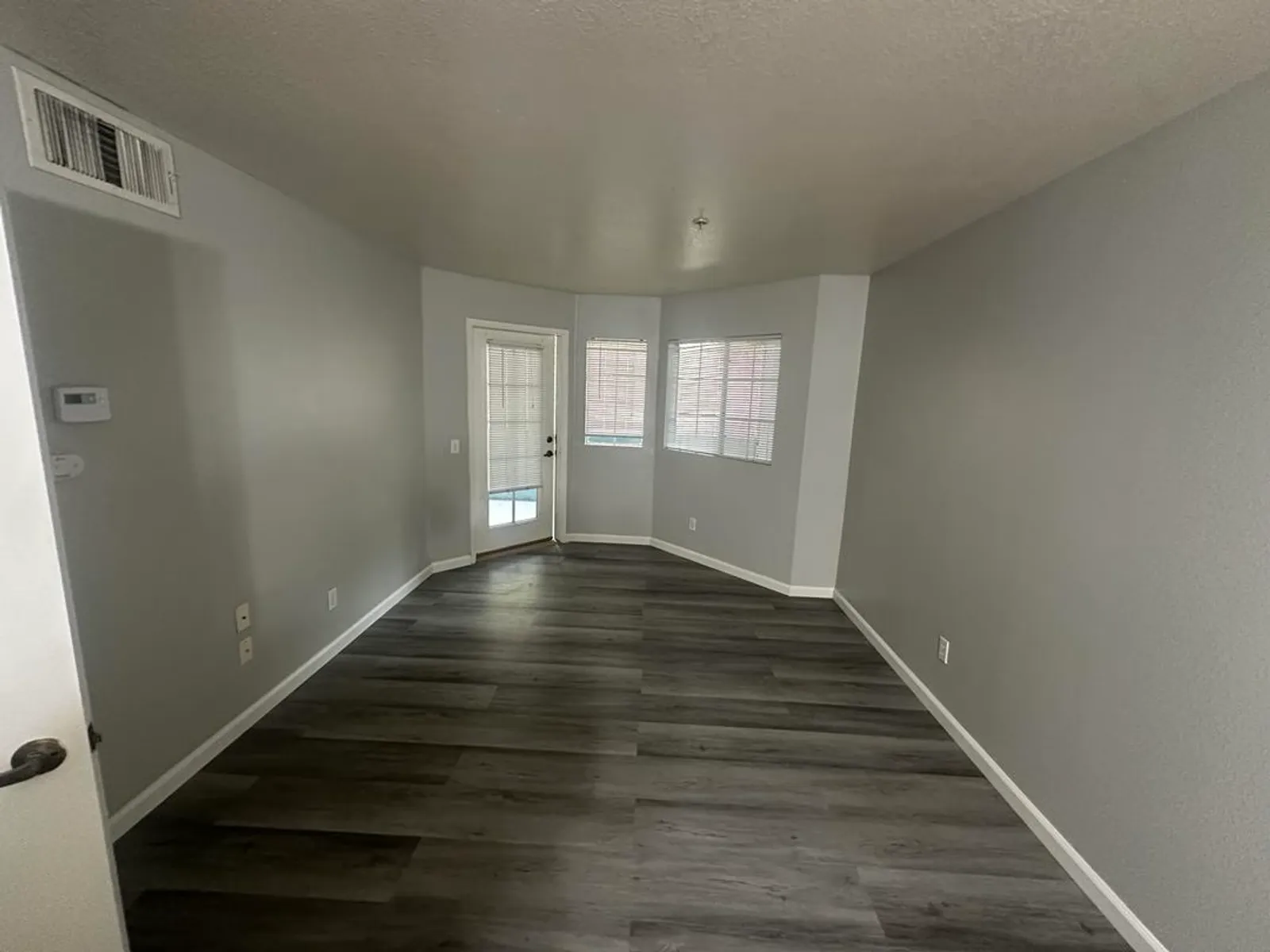 Apartment photo for 1501 N Brea Blvd, photo 2
