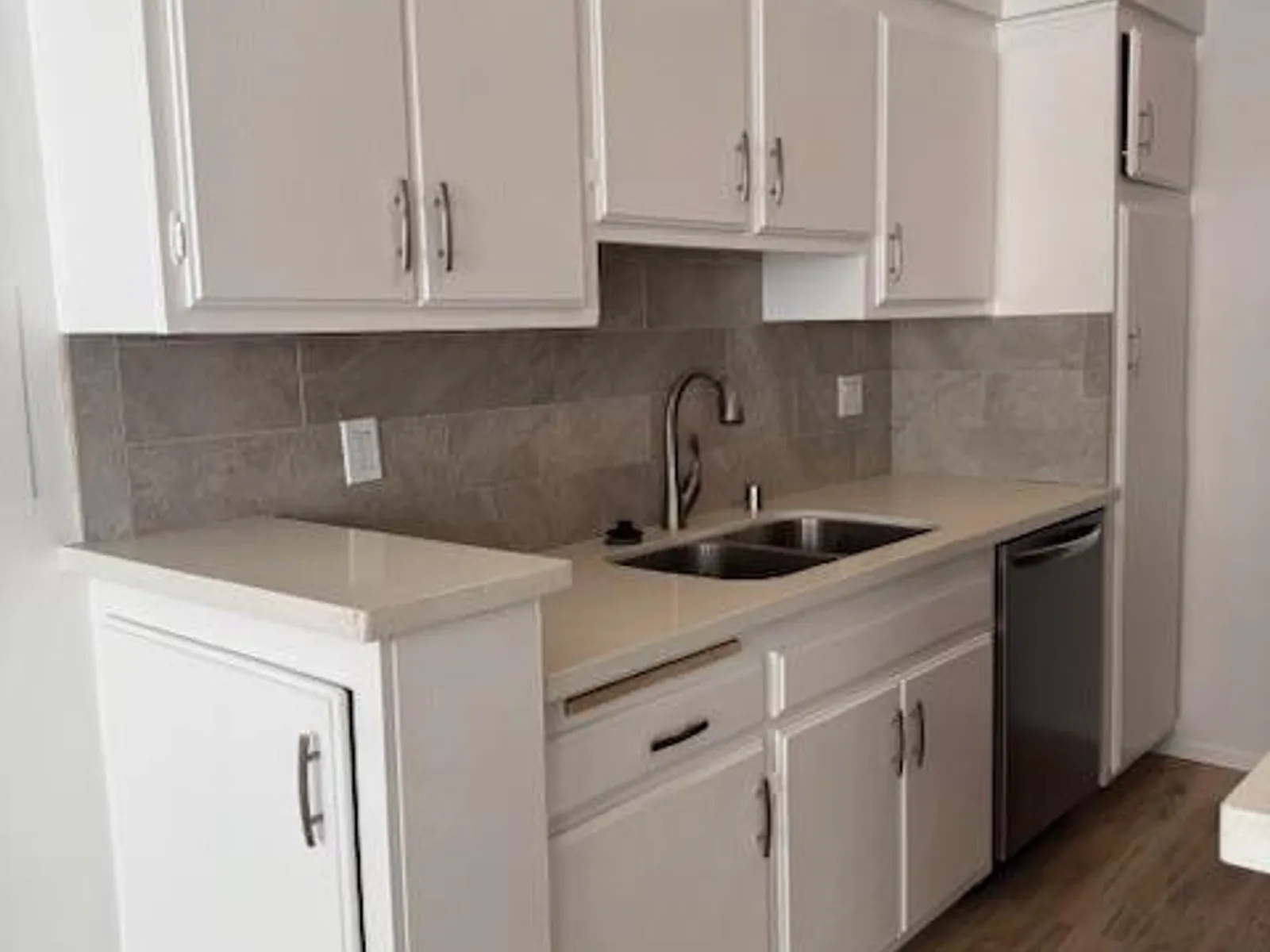 Apartment photo for 11810 Mayfield Ave, photo 3