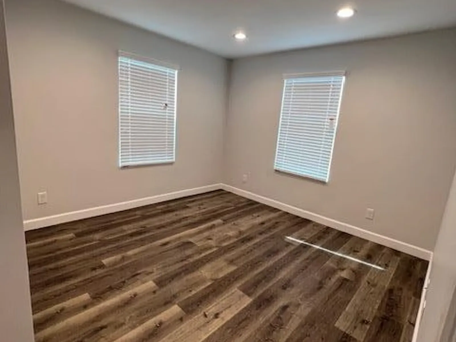 Apartment photo for 8730-8744 S FIGUEROA ST, photo 2