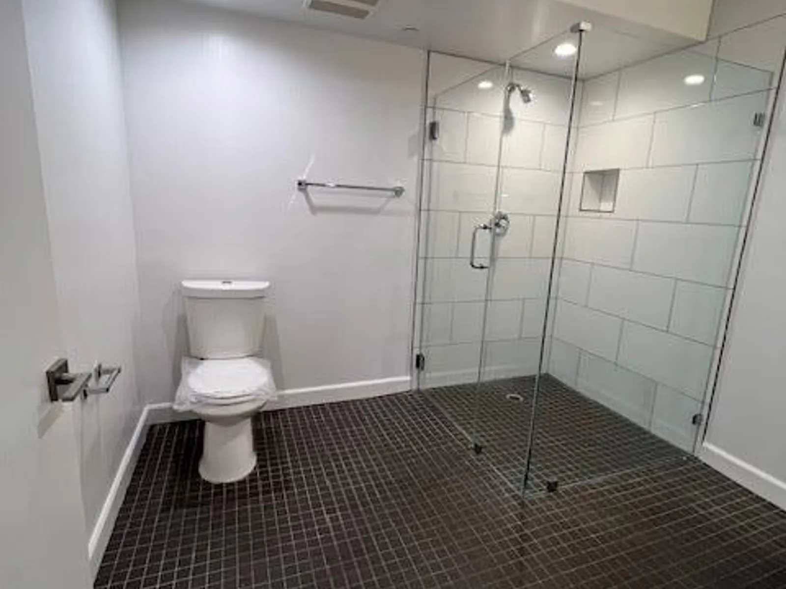 Apartment photo for 8730-8744 S FIGUEROA ST - 4