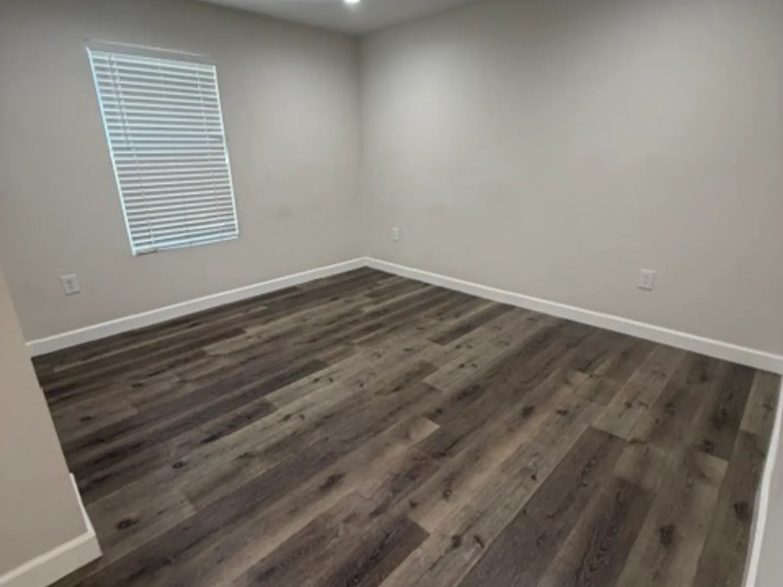 Apartment photo for 8730-8744 S FIGUEROA ST - 4