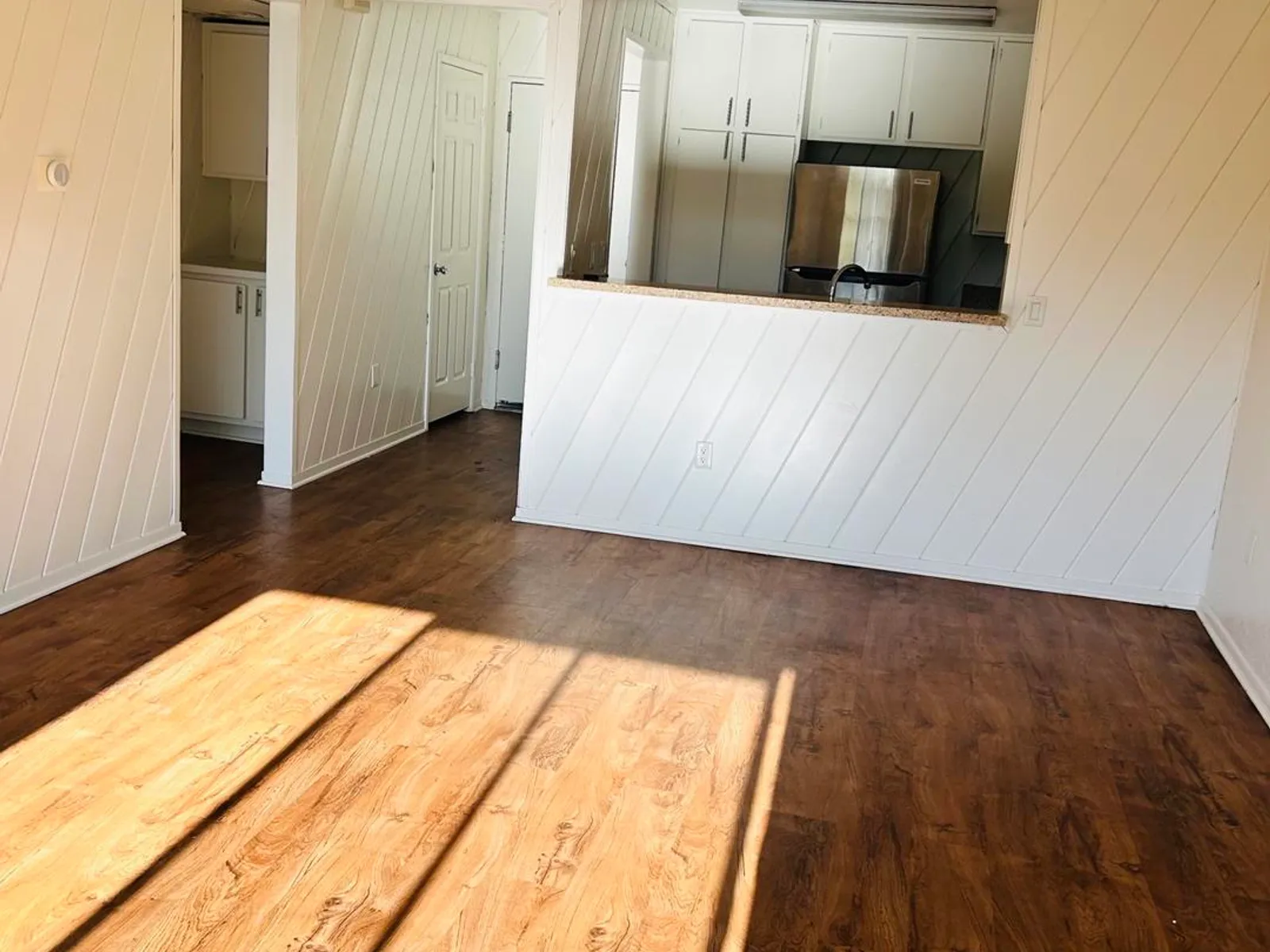 Apartment photo for 6929 Kester Avenue, photo 3