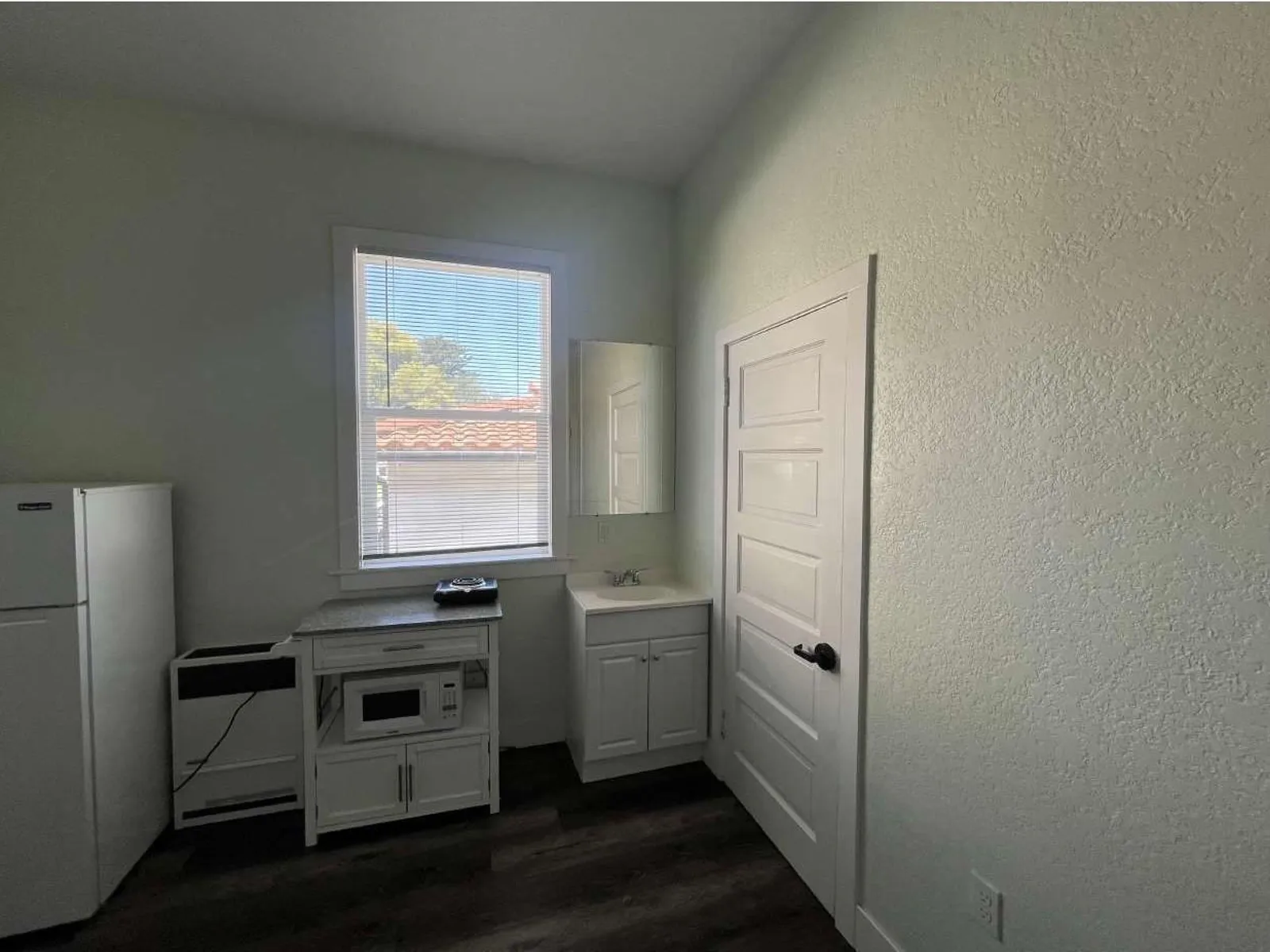 732 E. Santa Clara St. 4