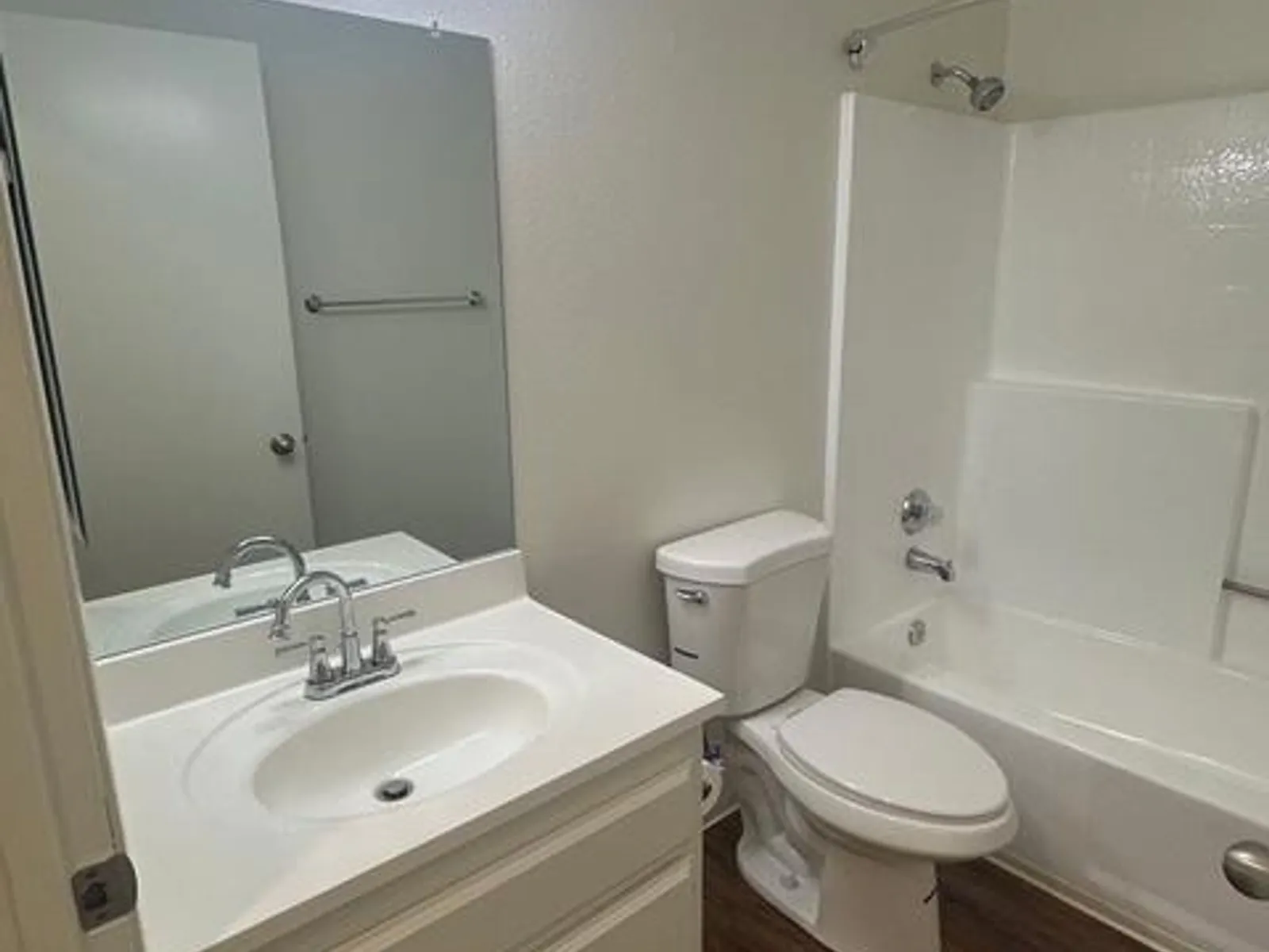 1127 W 252nd St 15