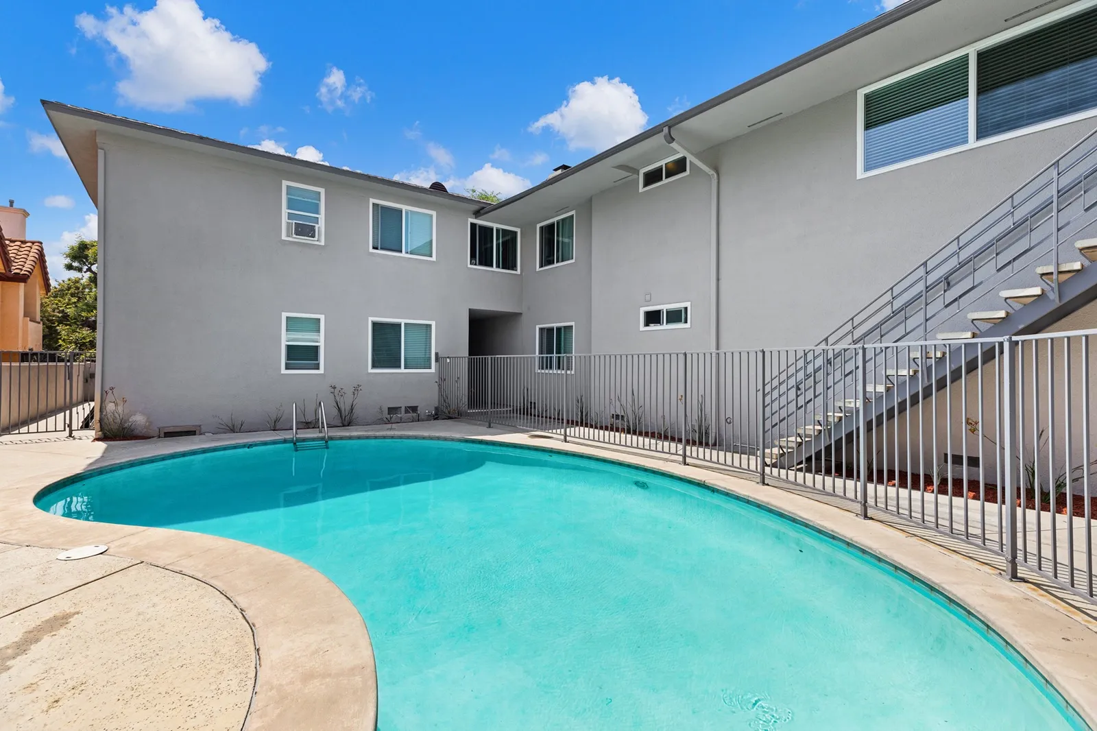 property for rent #12