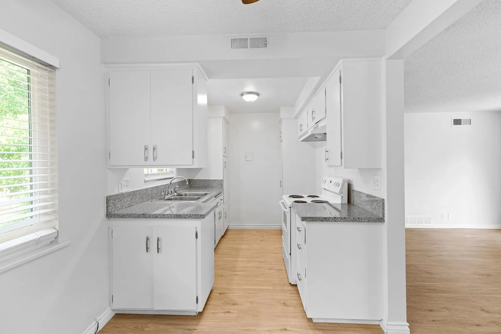 property for rent #10