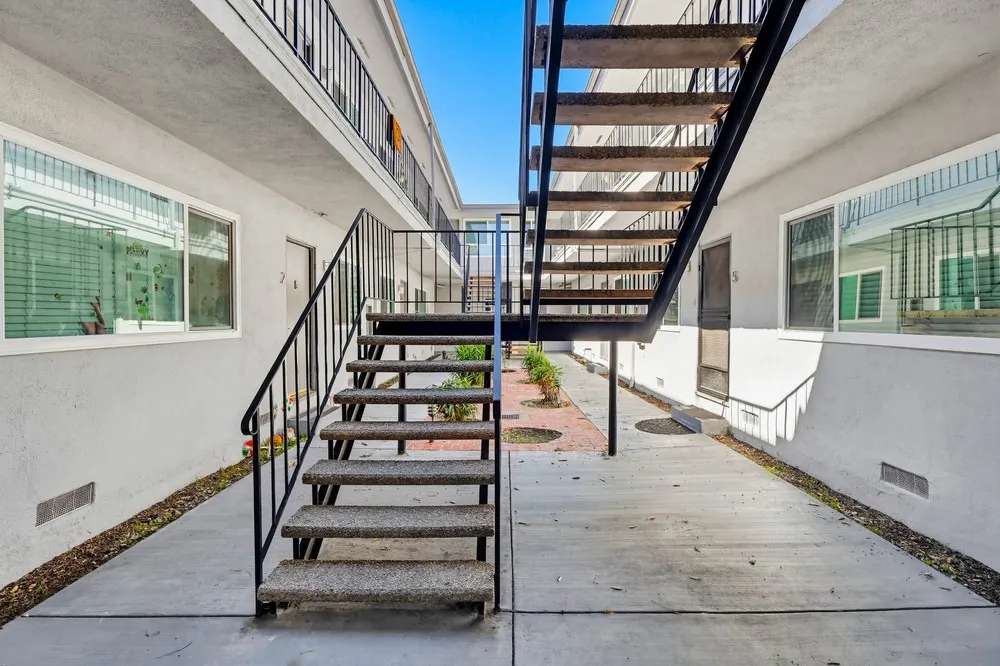 property for rent #12