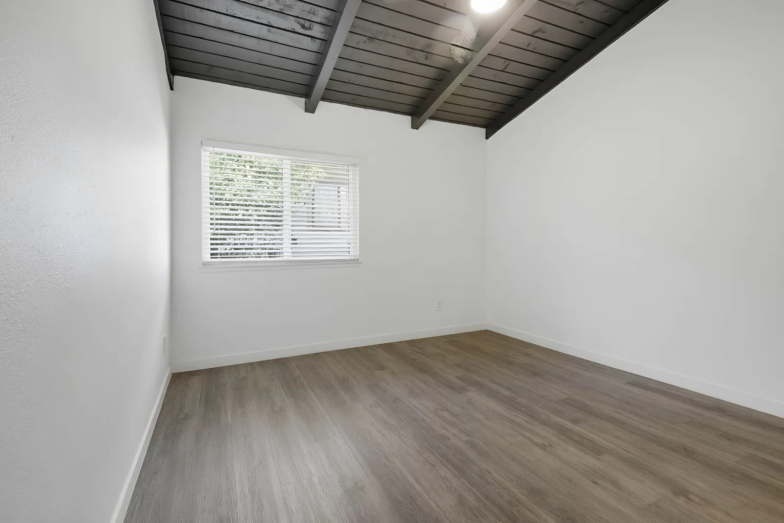 property for rent #15