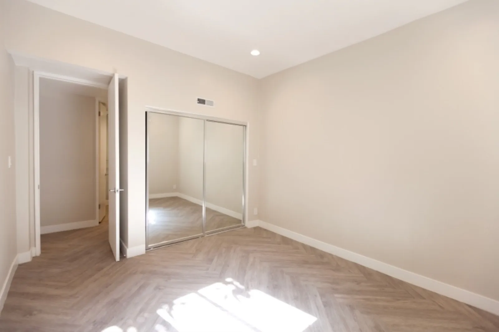 property for rent #7