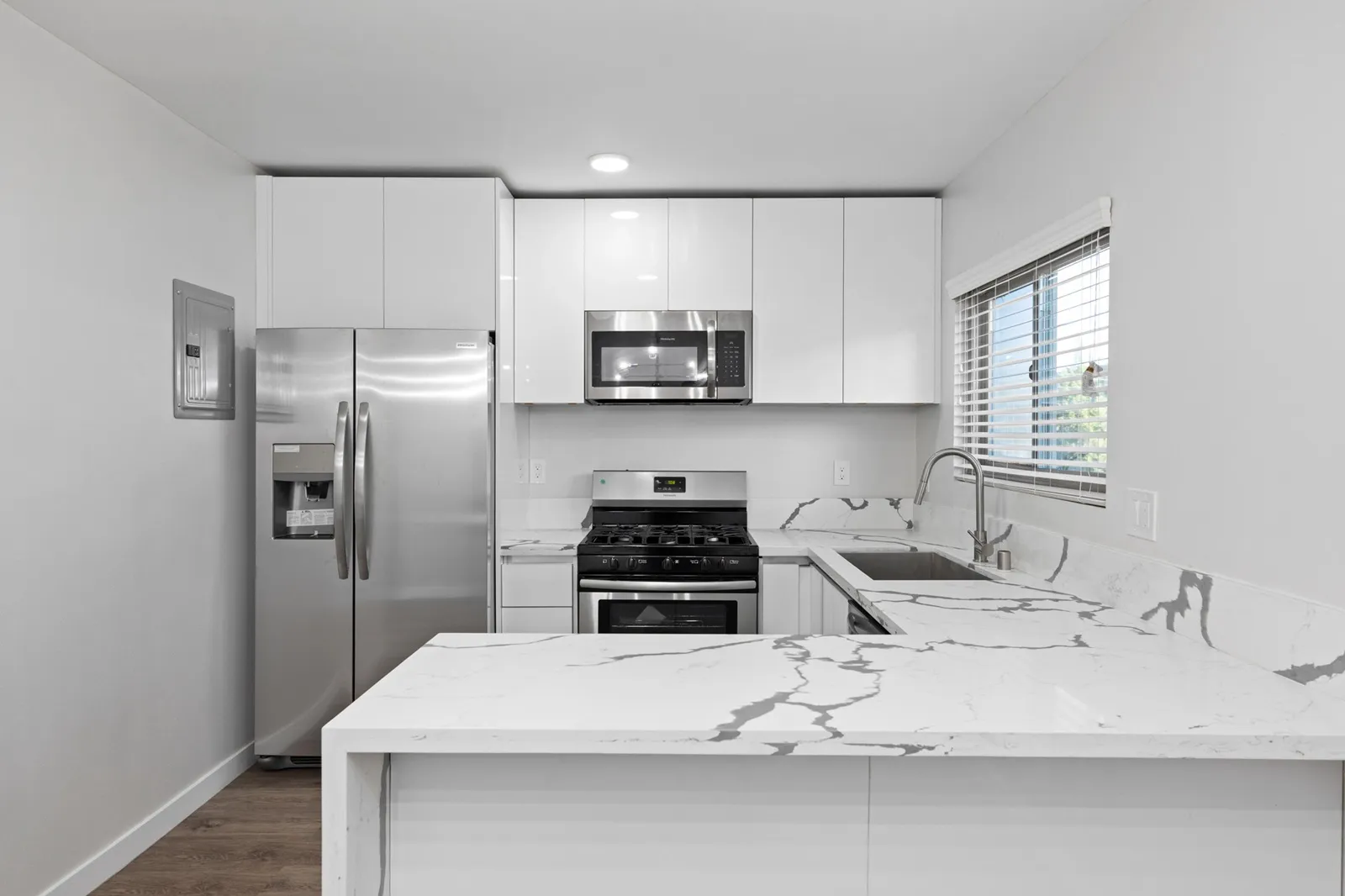 property for rent #12