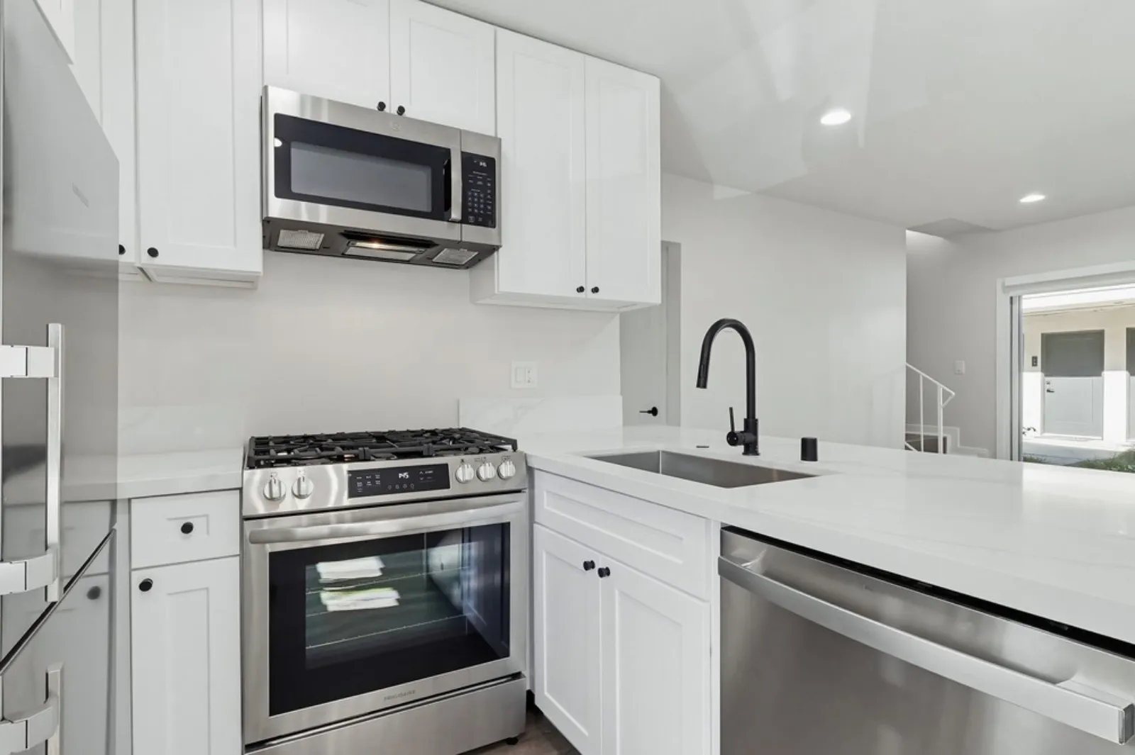 property for rent #10