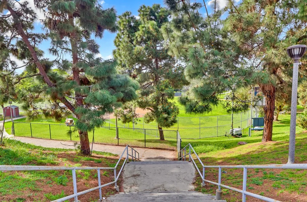 property for rent #10