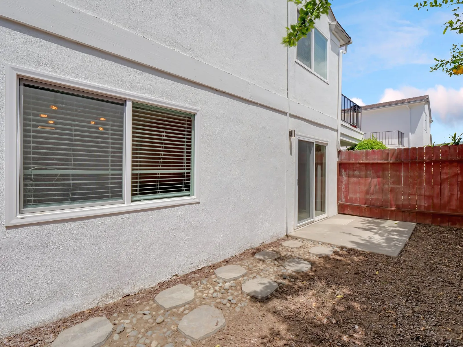 property for rent #16