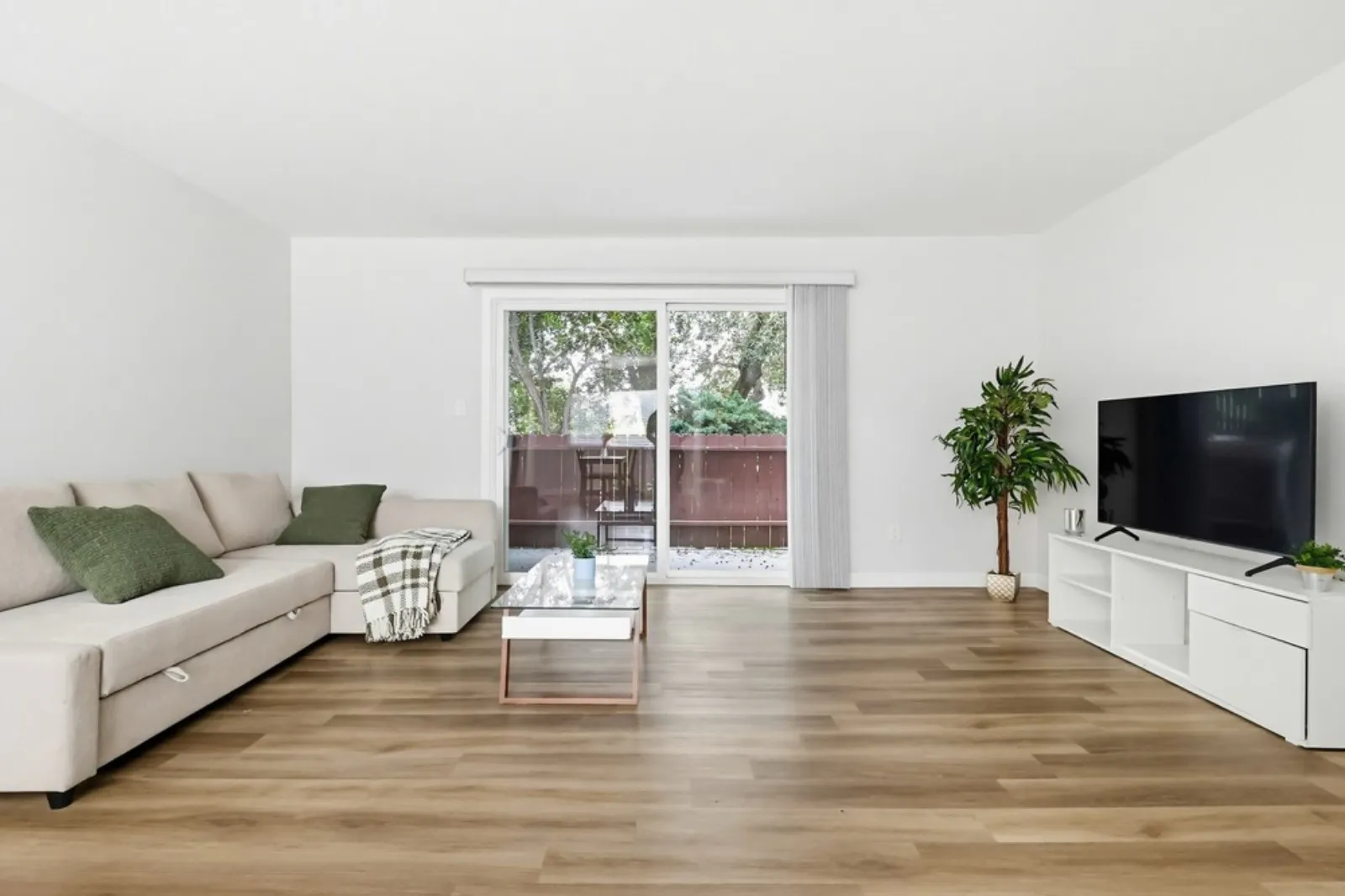 property for rent #1