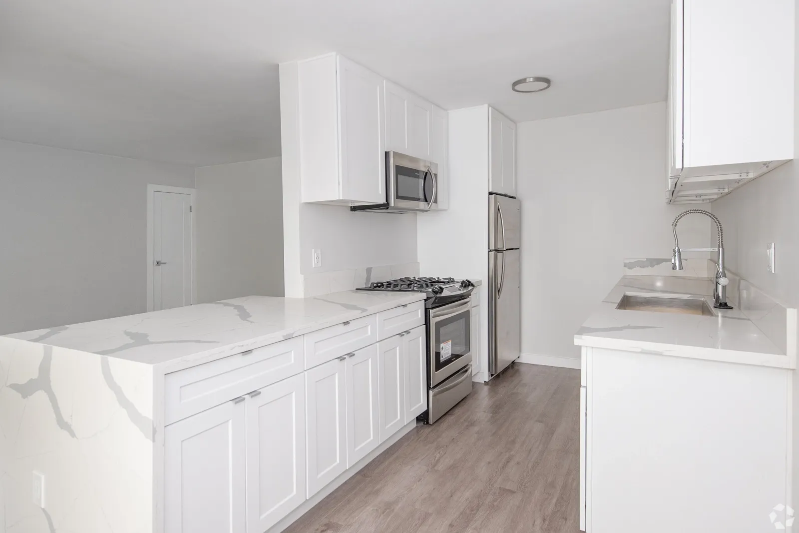 property for rent #11