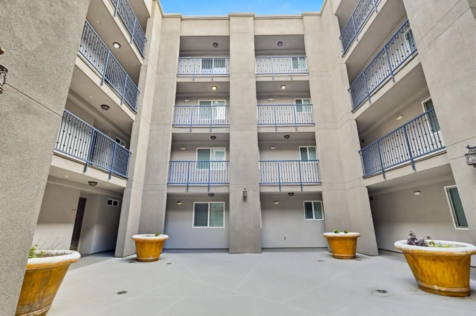 property for rent #33