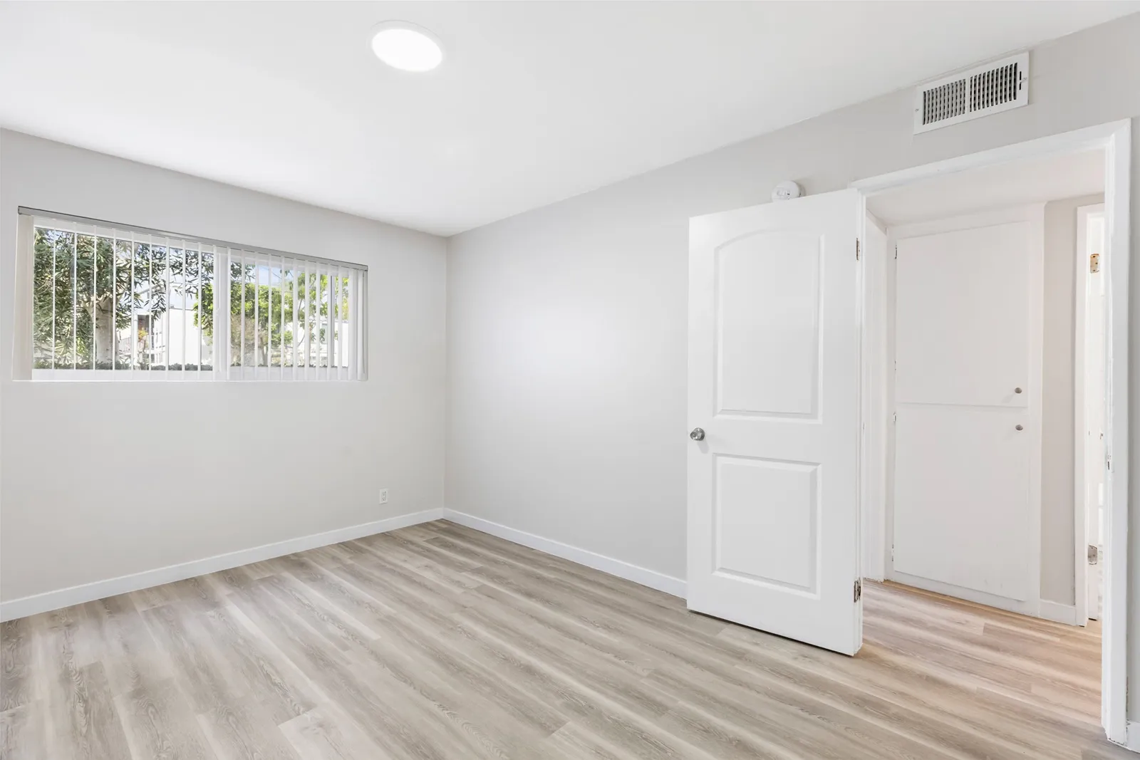 property for rent #10