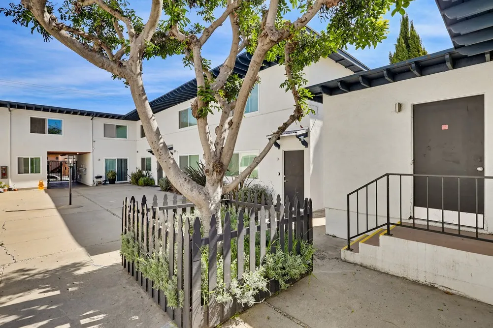 property for rent #12