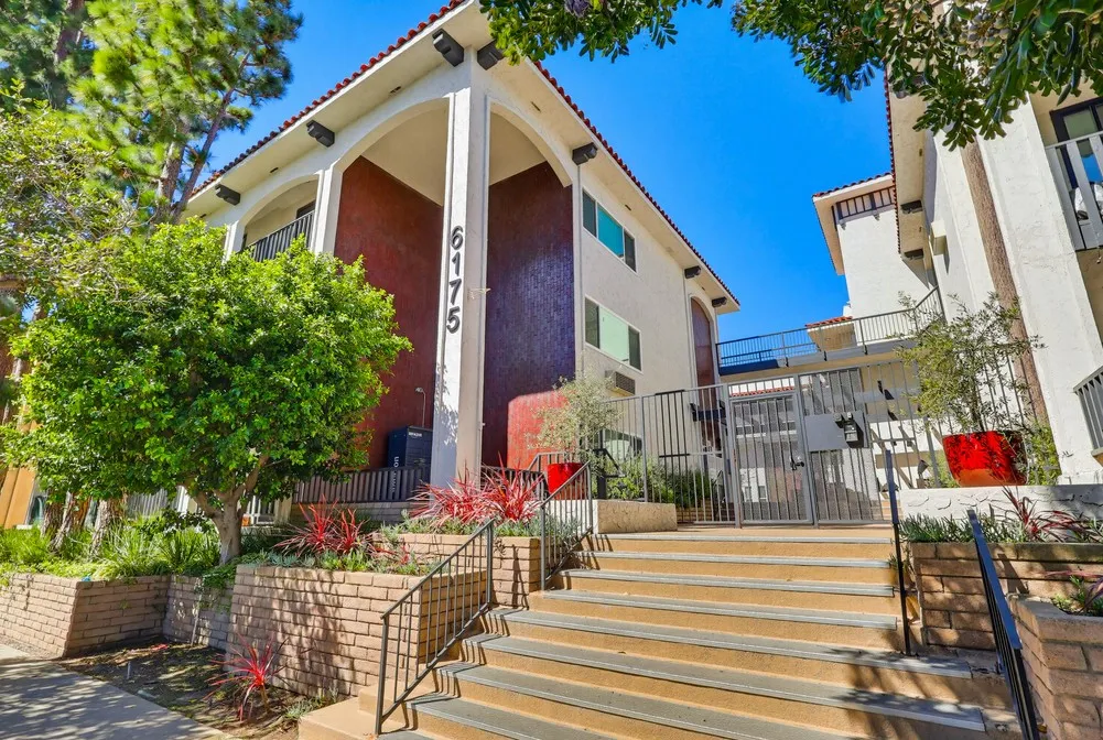 property for rent #9