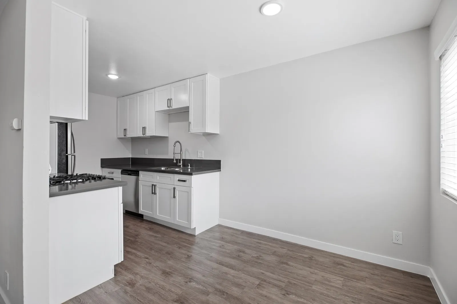 property for rent #19