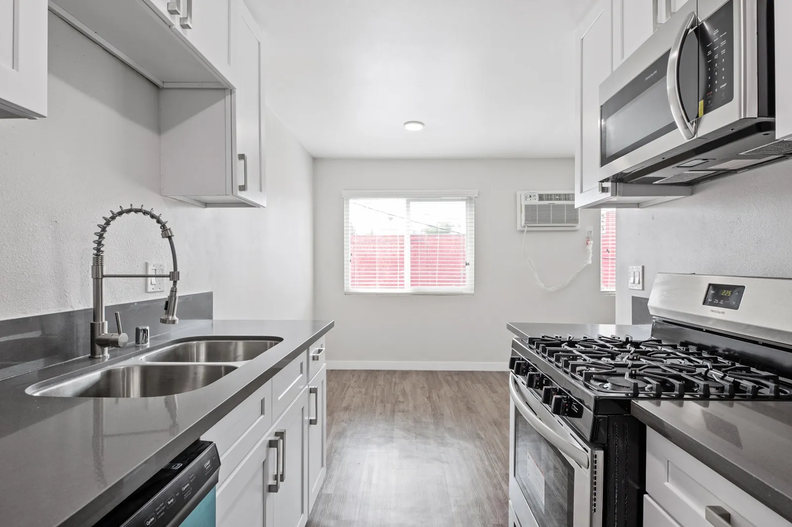 property for rent #16