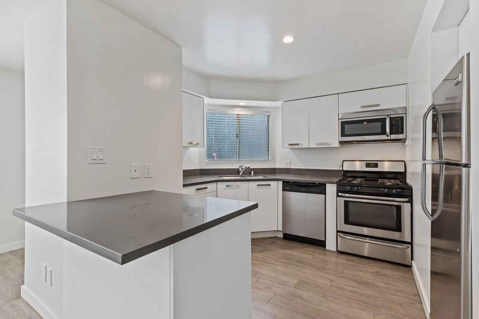 property for rent #11