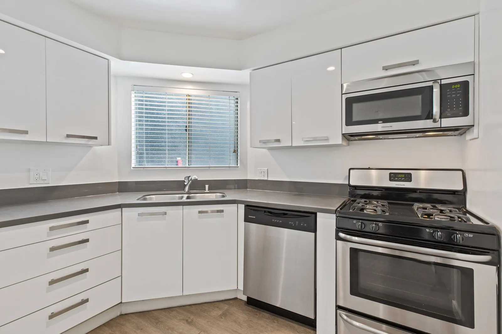 property for rent #10