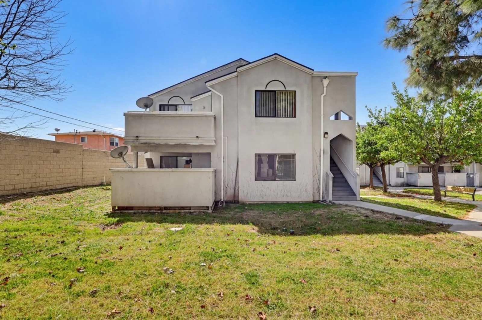 property for rent #9