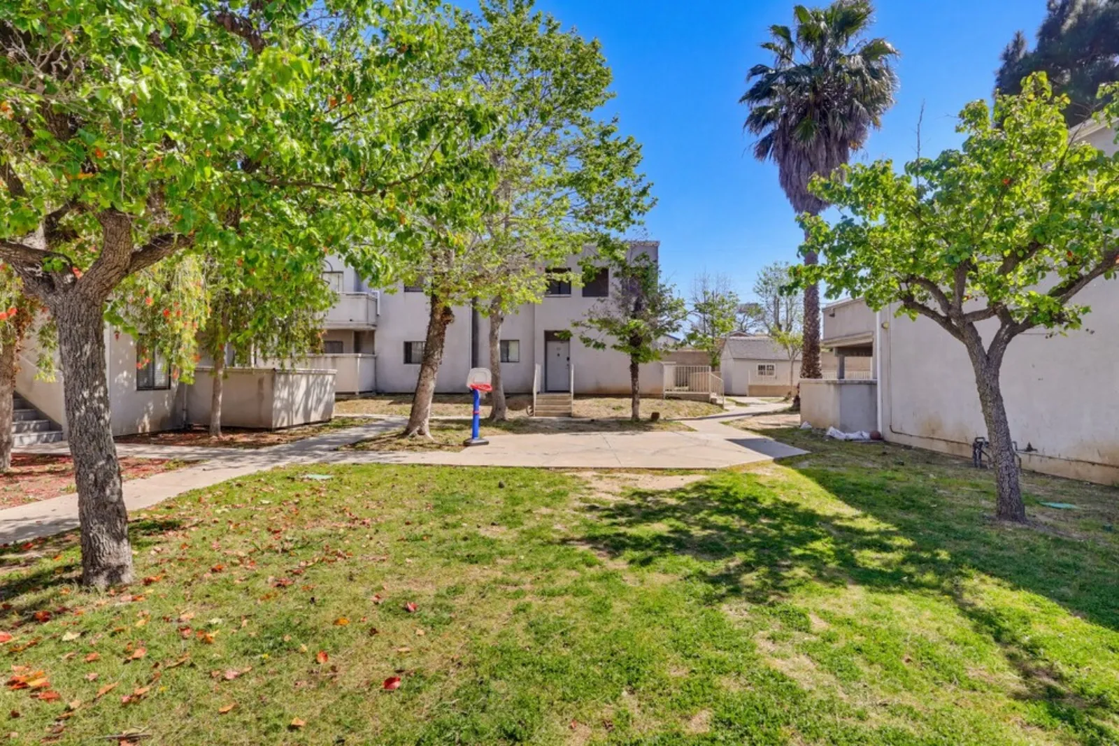 property for rent #16