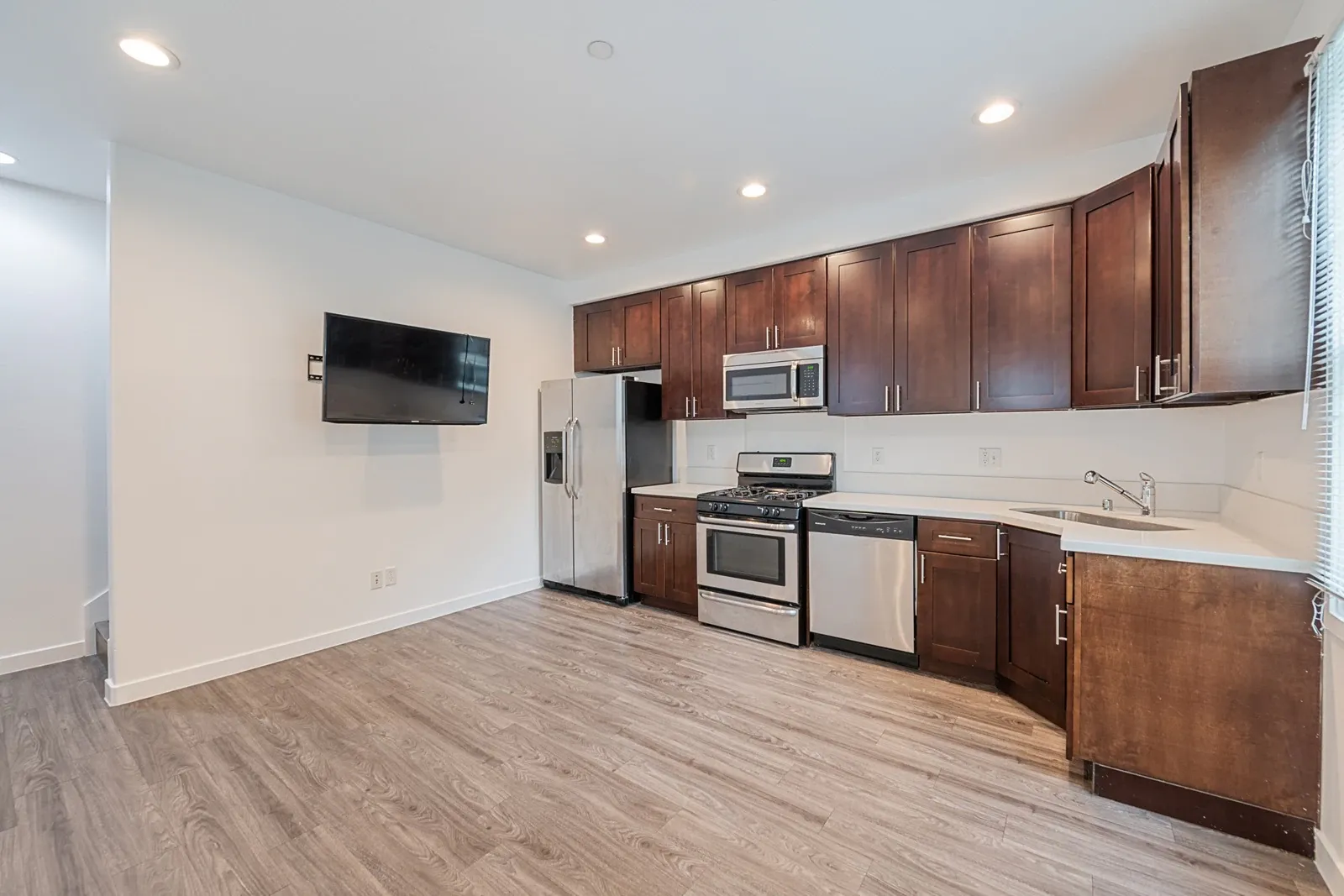 property for rent #1