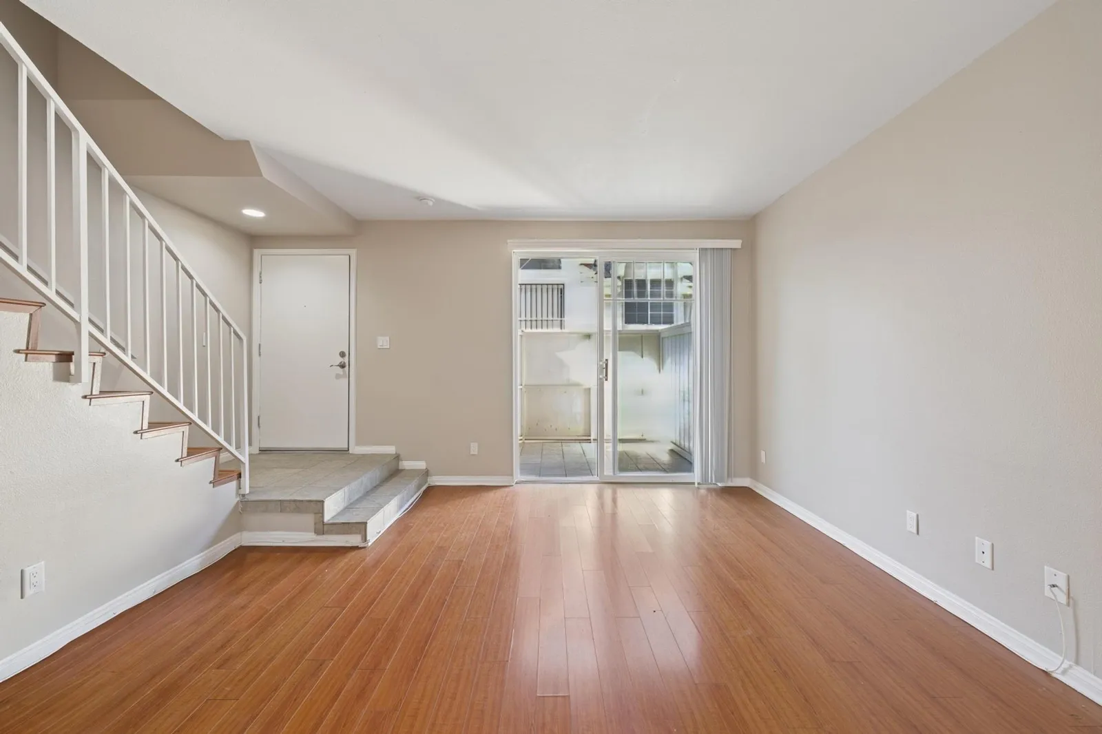 property for rent #10