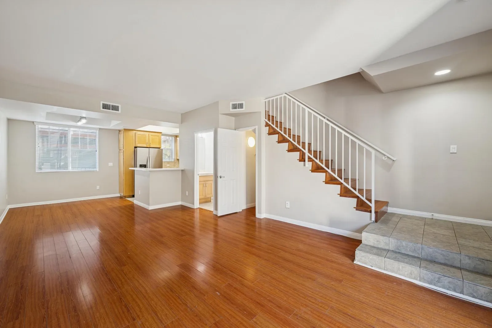 property for rent #8