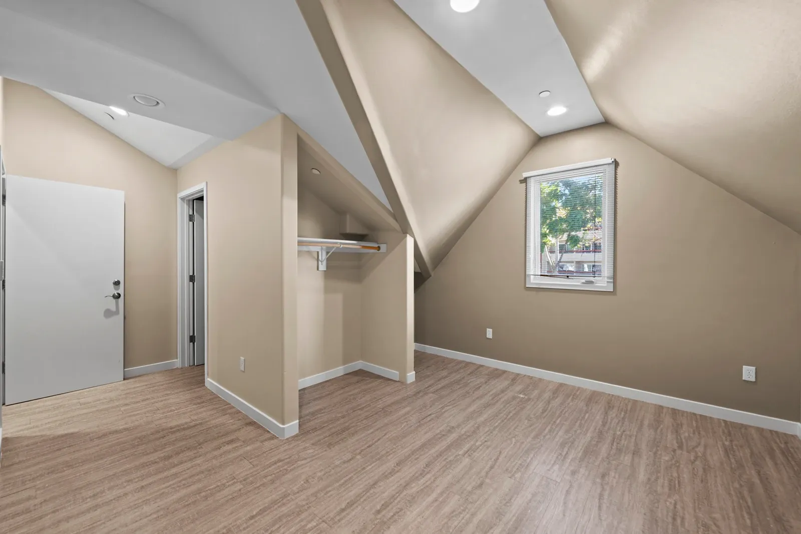 property for rent #17