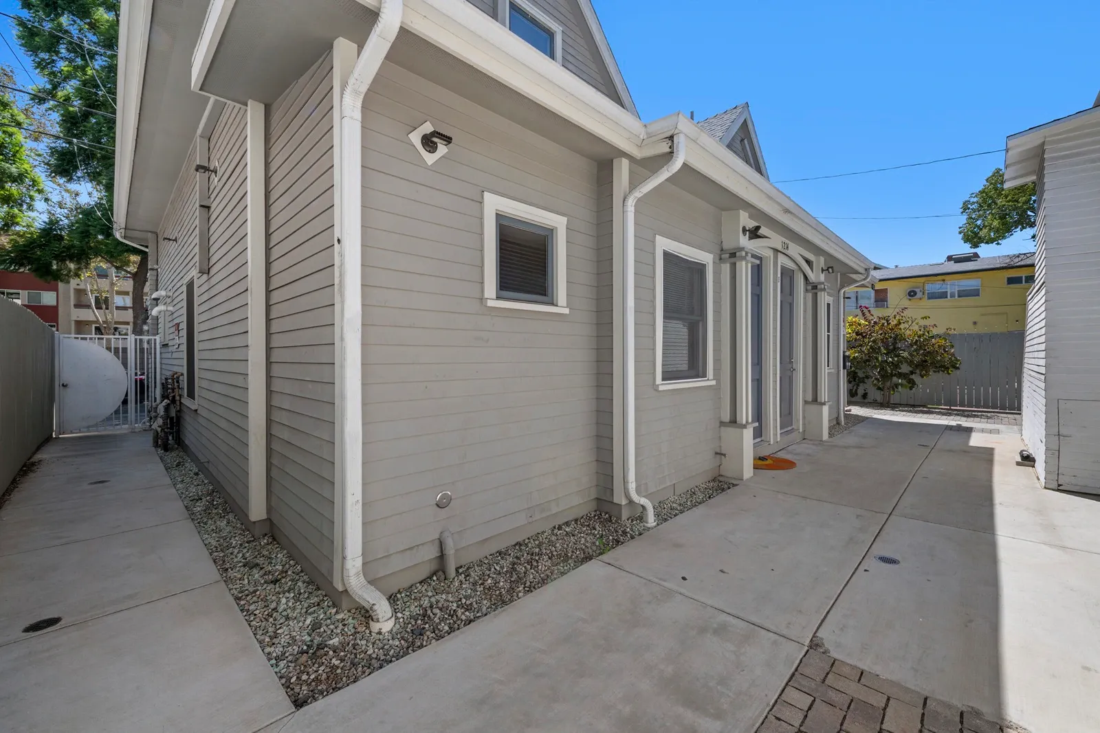 property for rent #21