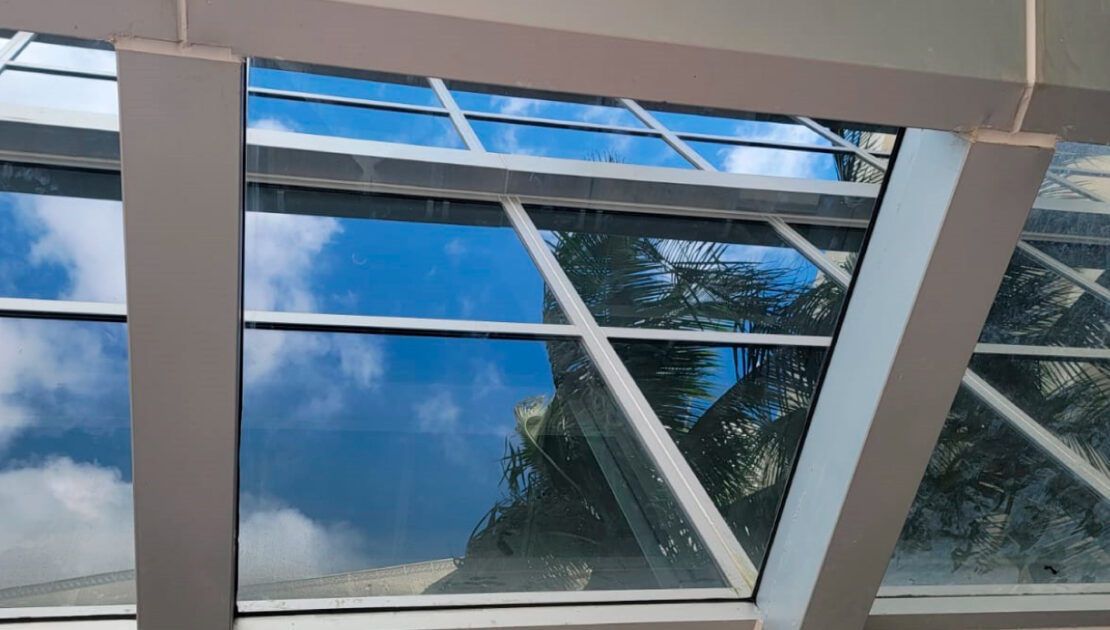 10 Benefits of Using Impact or Laminated Glass Rather than Regular Glass, and How to Maintain It