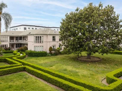 property for rent #1