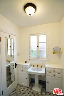 property for rent #4