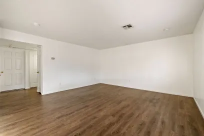 property for rent #3