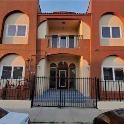 Property at 329 W. Magnolia St #06